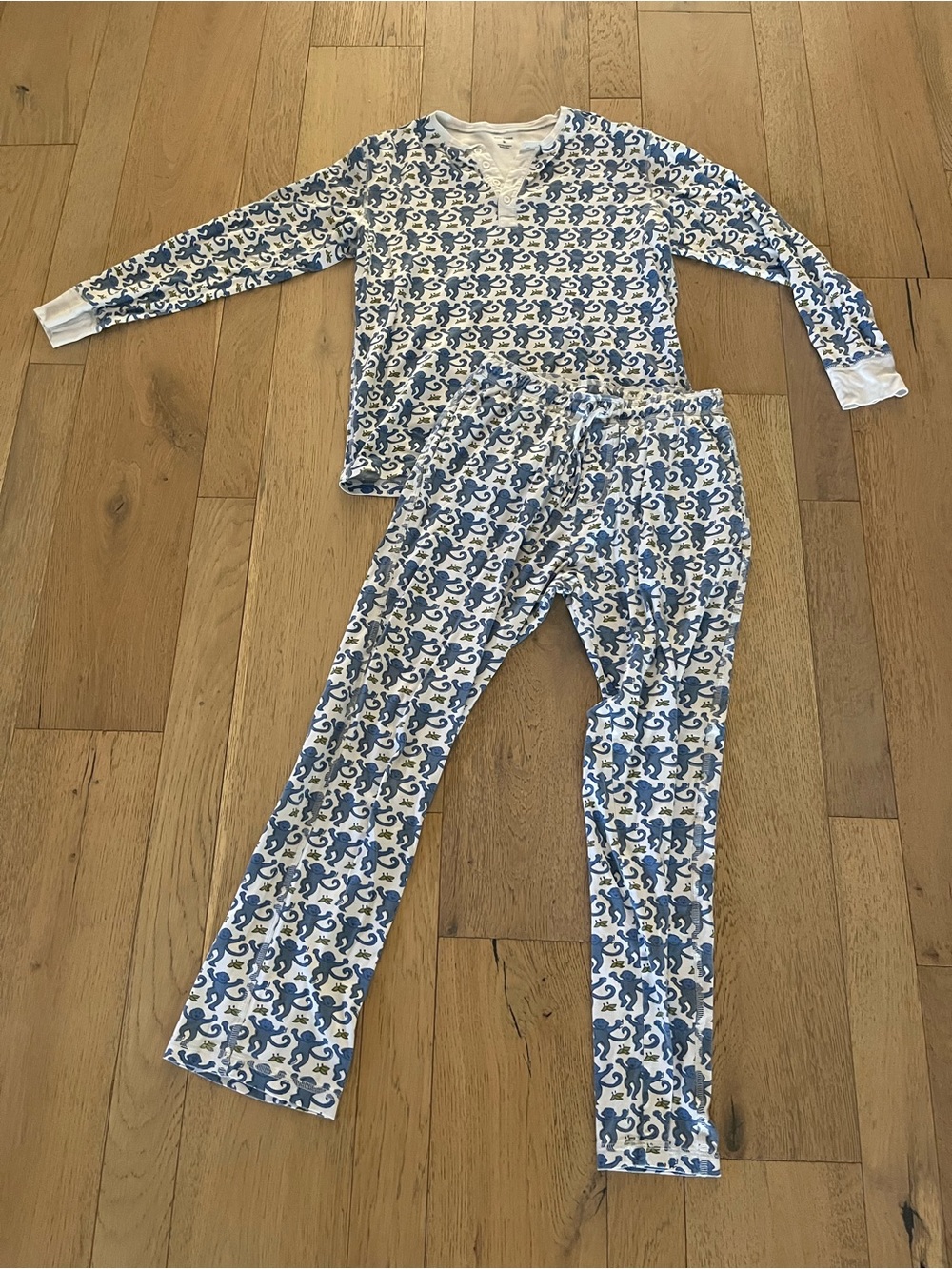 Roller rabbit Mens blue and white Monkey Spencer Pajamas